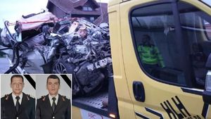 Doi pompieri au murit într-un accident înfiorător petrecut în Caraș-Severin! Au fost striviți în mașina intrată sub un tir, nu au avut nicio șansă la viață