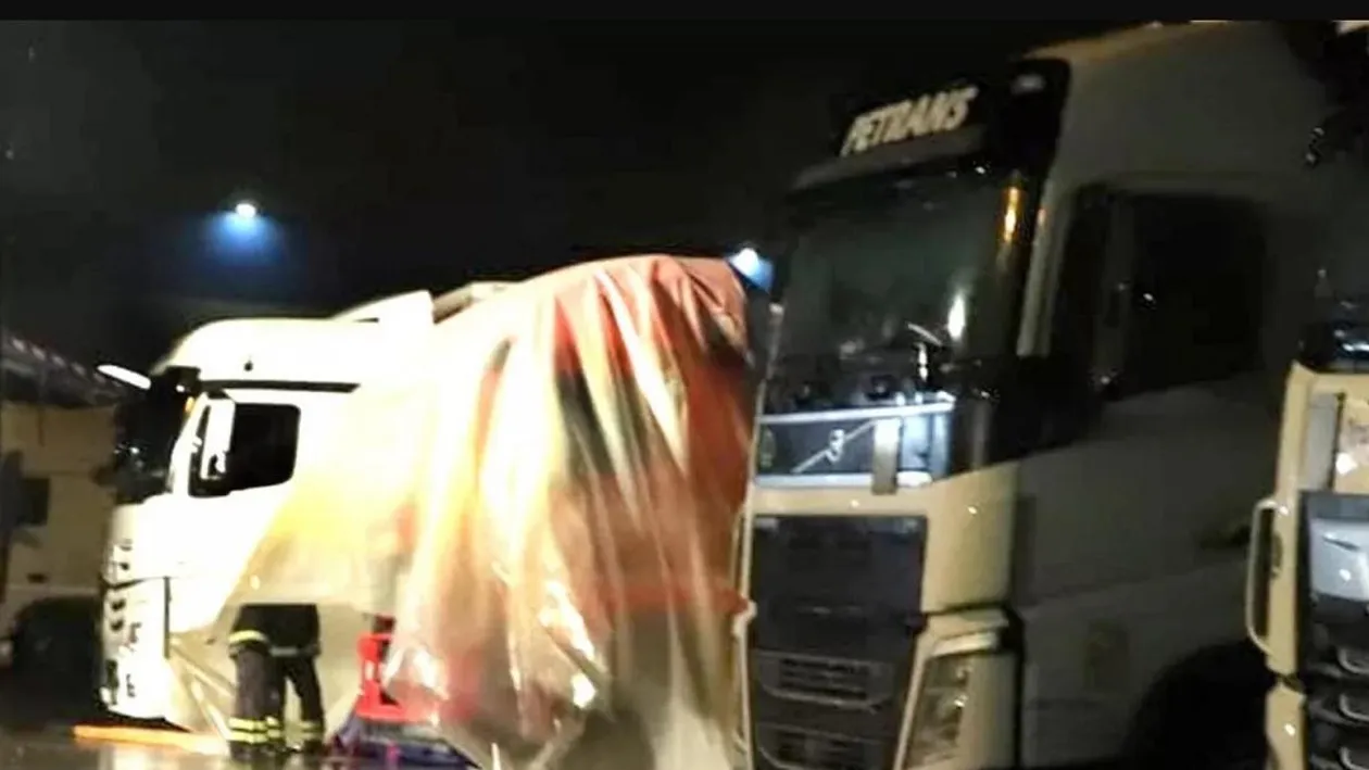 Panică în rândul șoferilor de tir! Un alt român a fost găsit mort în Italia. Bărbatul prezenta pe corp mai multe răni înjunghiate