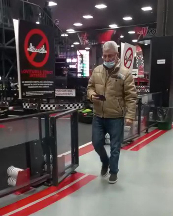 Silviu Prigoană a venit cu băiatul lui la Romexpo, pentru o tură de karting