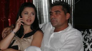 Furie, suparare sau emotii? Ce a facut Marcel Toader cu fotografiile in care aparea Gabriela Cristea: "Nu stiu cum au ajuns aici"