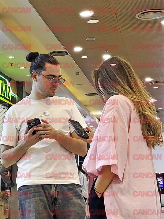 Radu Ștefan Bănică la mall cu o amică