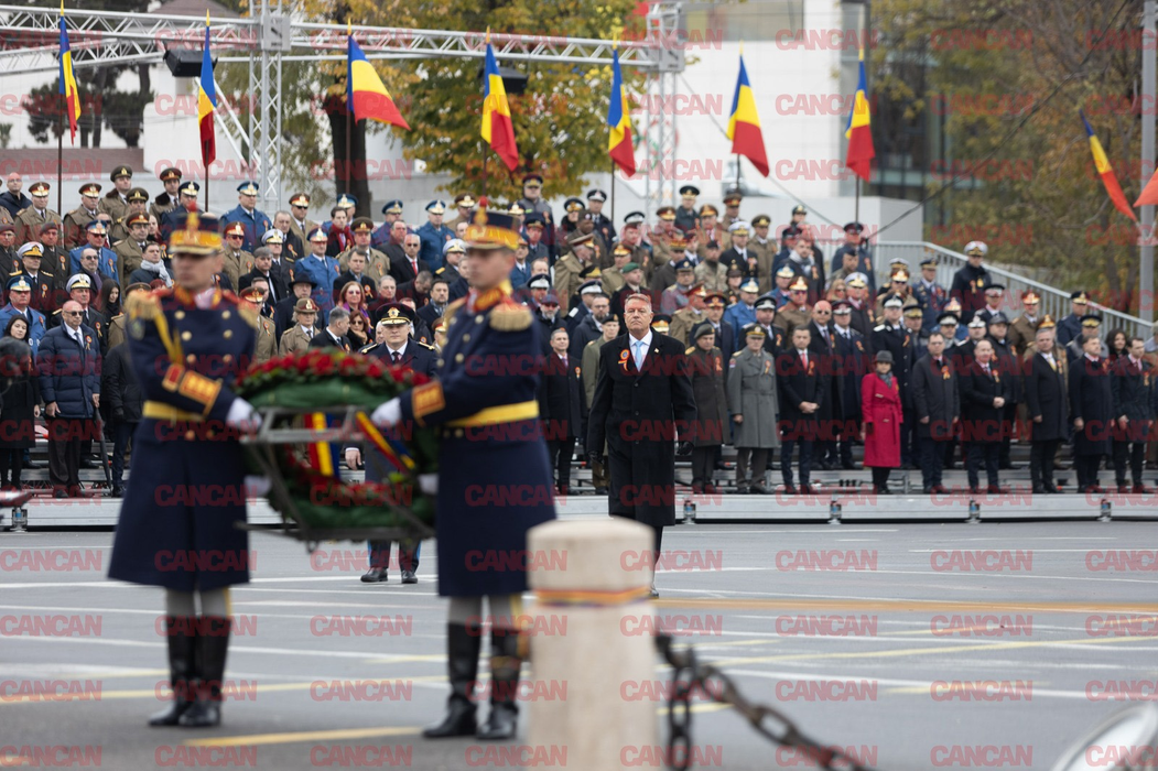 Imagini LIVE de la parada militară de 1 decembrie. Cum au apărut poliţistele la defilare. FOTO