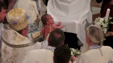 Accesoriile care au facut diferenta la botezul anului! Eba si-a asortat pantofii ca cratava sotului