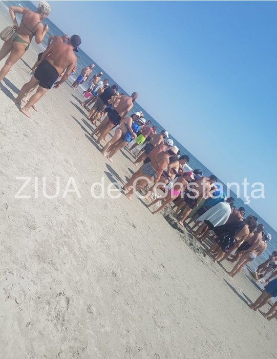 Un copil de 5 ani înecat în Mamaia a fost resuscitat şi salvat de doi angajaţi SMURD aflaţi în concediu, la plajă