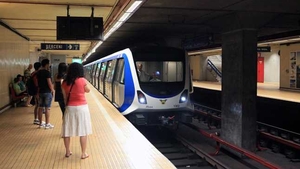 Alertă la metroul din Capitală! Un bărbat a încercat să se sinucidă