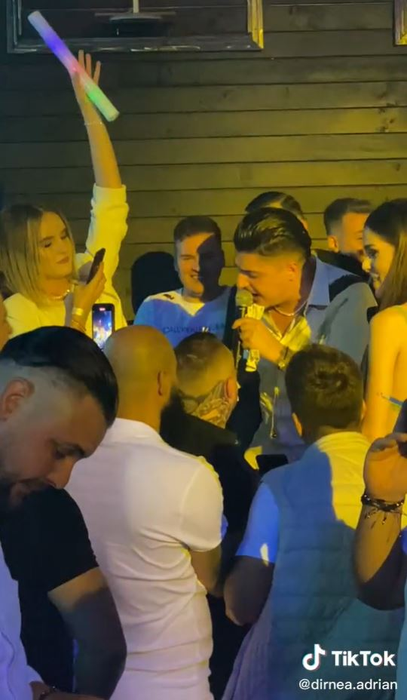 Theo Rose și Bogdan de la Ploiești, luați prin surprindere de dedicații în valoare de zeci de milioane într-un club din Buzău | VIDEO