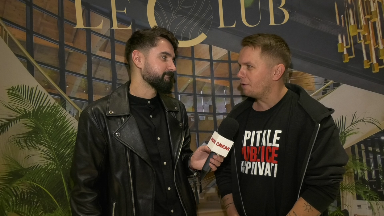 Codin Maticiuc: "Asta era perioada, simțeam că trebuie să fac niște lucruri, perioda în care existau frustrări, nemulțumiri, simțeam că nu sunt. Doar ăia se îmbracă și au nevoia să demonstreze, persoanele care n-au ajuns undeva. Dacă ai ajuns, ai întâlnit o relaxare bruscă și te așezi!" (Foto: captură video)
