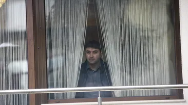 Imagini de senzatie cu milionarul proaspat eliberat din inchisoare! Gigi s-a facut… “baiat Gigea” de Sfantul Gheorghe!