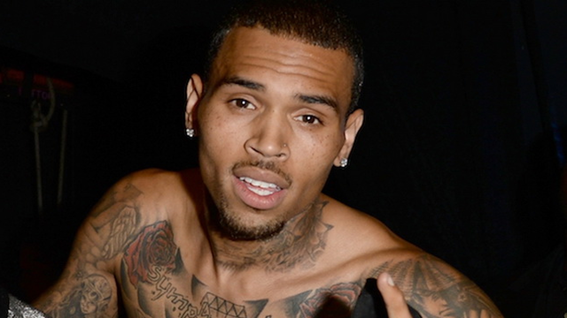 Chris Brown e TERMINAT! A innebunit cand a aflat verdictul judecatorului! S-a aflat motivul pentru care e atat de violent
