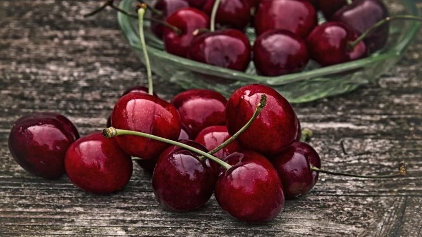 Cele mai simple 3 reţete cu cireşe, fructele lunii iunie. Nu dai niciodată greş cu ele