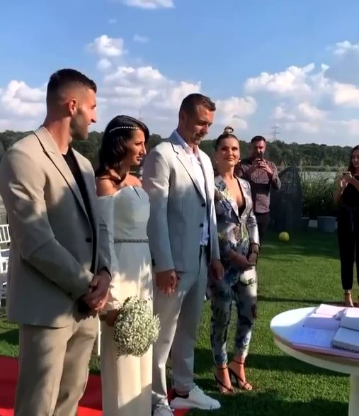 Andrei Miron, fundașul central de la FCSB, și Adriana s-au căsătorit! Primele imagini de la eveniment