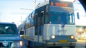 Banica Jr., la un pas sa si-o fure de la vatmanul pe care l-a scos din minti! A blocat linia de tramvai si a fost aspru pedepsit!