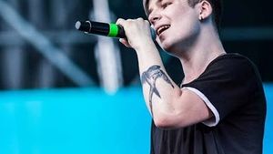 Durere fără margini! Fostul concurent X Factor, înmormântat fără părinţi. De ce nu au voie să asiste la funeraliile lui Cătălin
