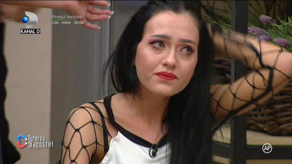 Șoc la Kanal D! Ce se întâmplă, de fapt, când camerele de filmat de la Puterea Dragostei sunt închise. Două concurente s-au bătut