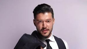 Cu cine a venit la braț Victor Slav la un eveniment monden: „Sunteți superbi!”