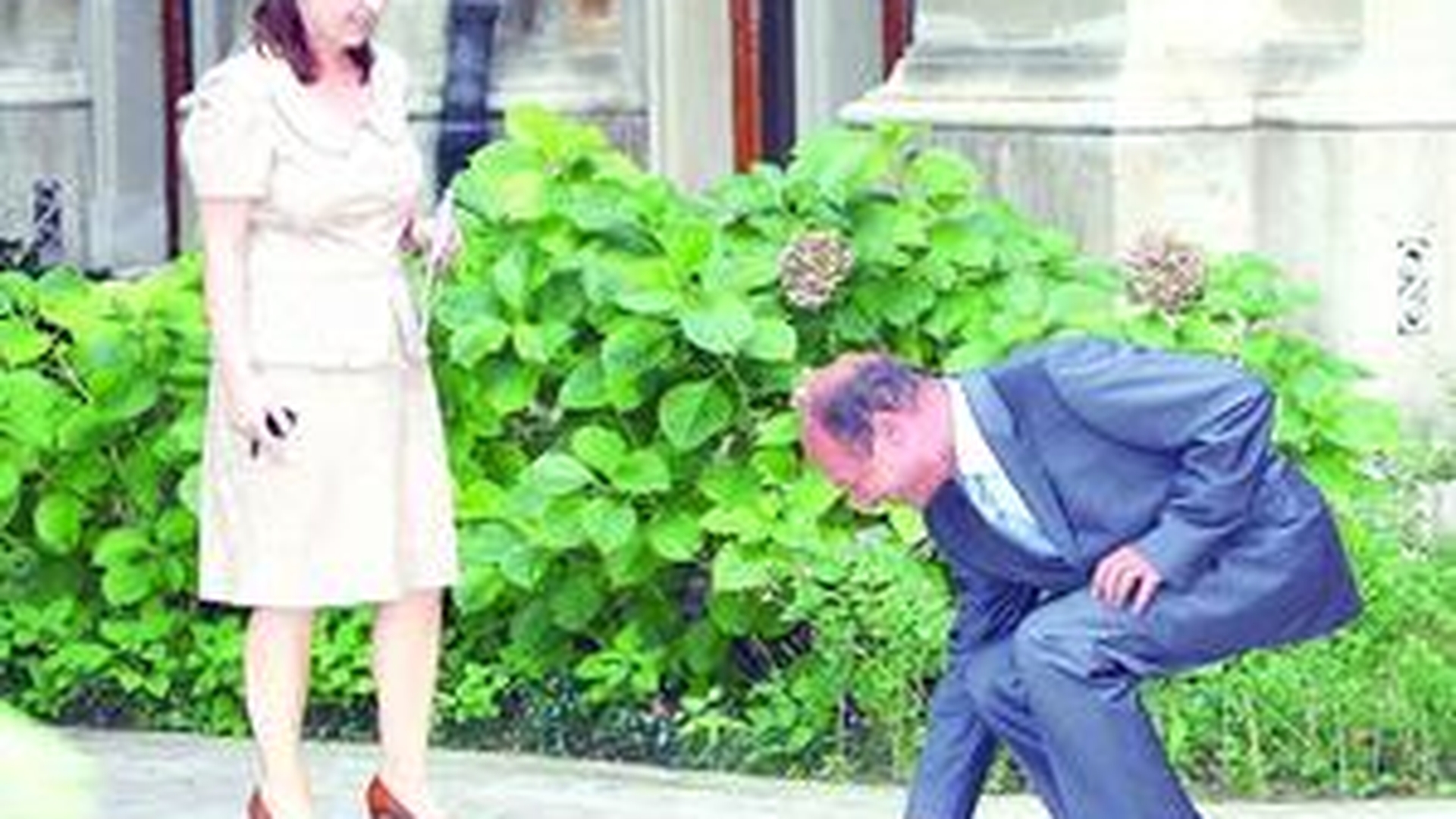 Traian Basescu a strans gunoiul cu "baietii destepti"