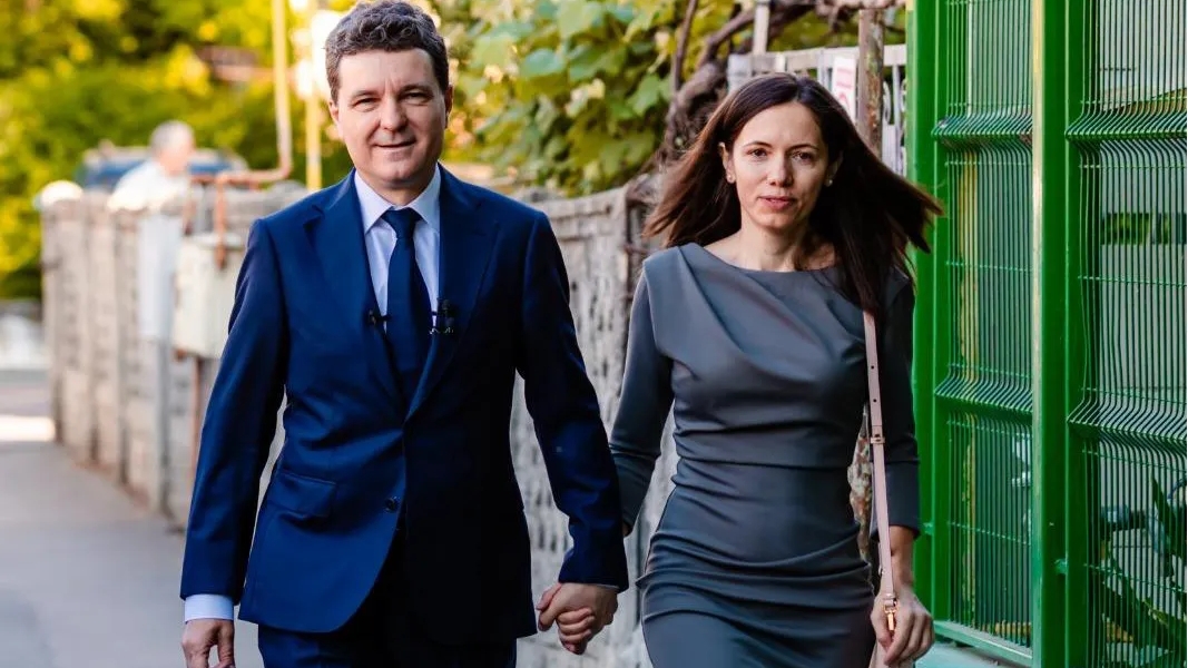 Nicușor Dan a publicat declarația de avere a Mirabelei Grădinaru! Ce bunuri deține partenera președintelui