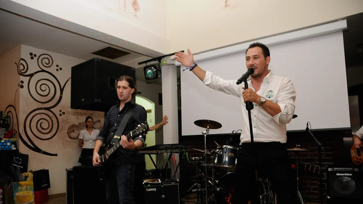 Stefan Stan a ajuns sa castige mai mult decat Lori si Banica. I s-au oferit 11.000 de euro pentru o cantare