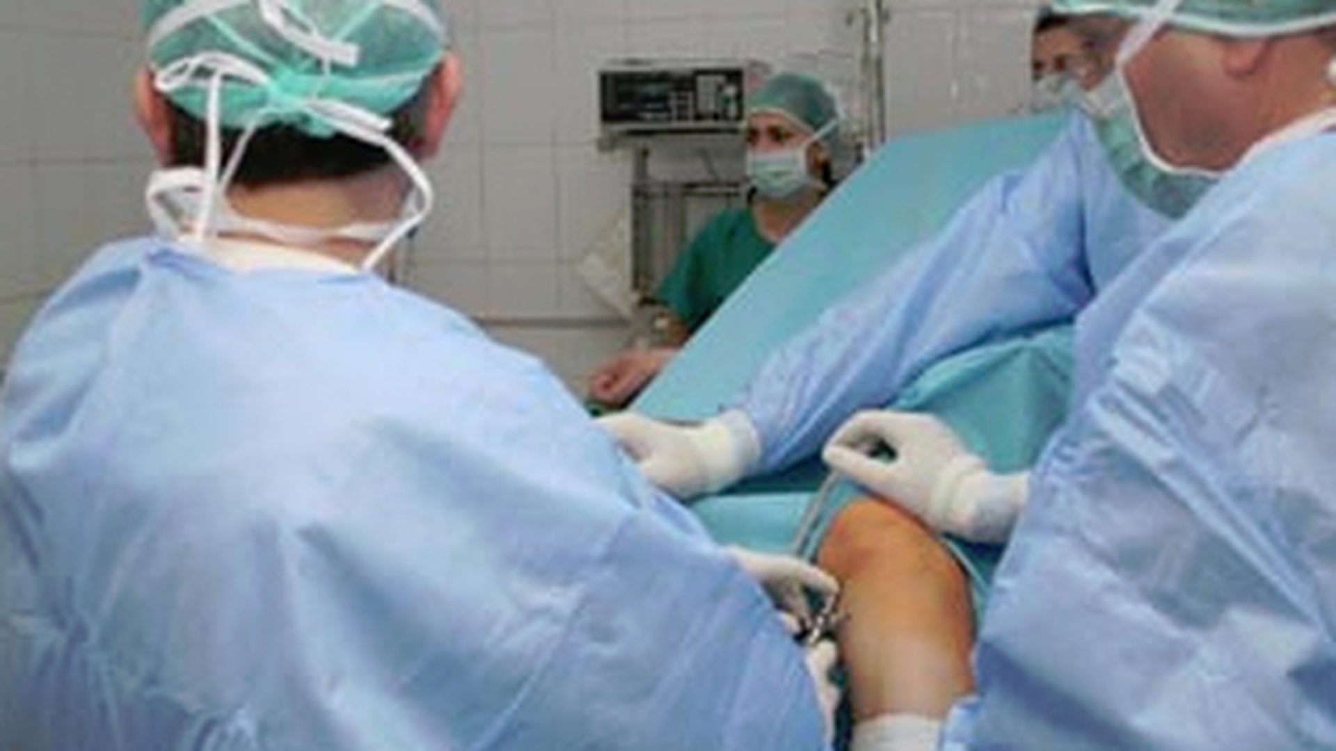 O fetita de patru, in stare grava la spital dupa ce a fost muscata de fata de un caine