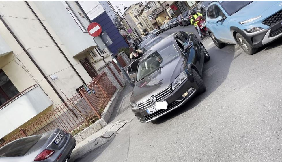 Fizz a chemat un Uber, care să-l ducă la o cafenea din ”Primăverii” (Foto: CANCAN.RO)