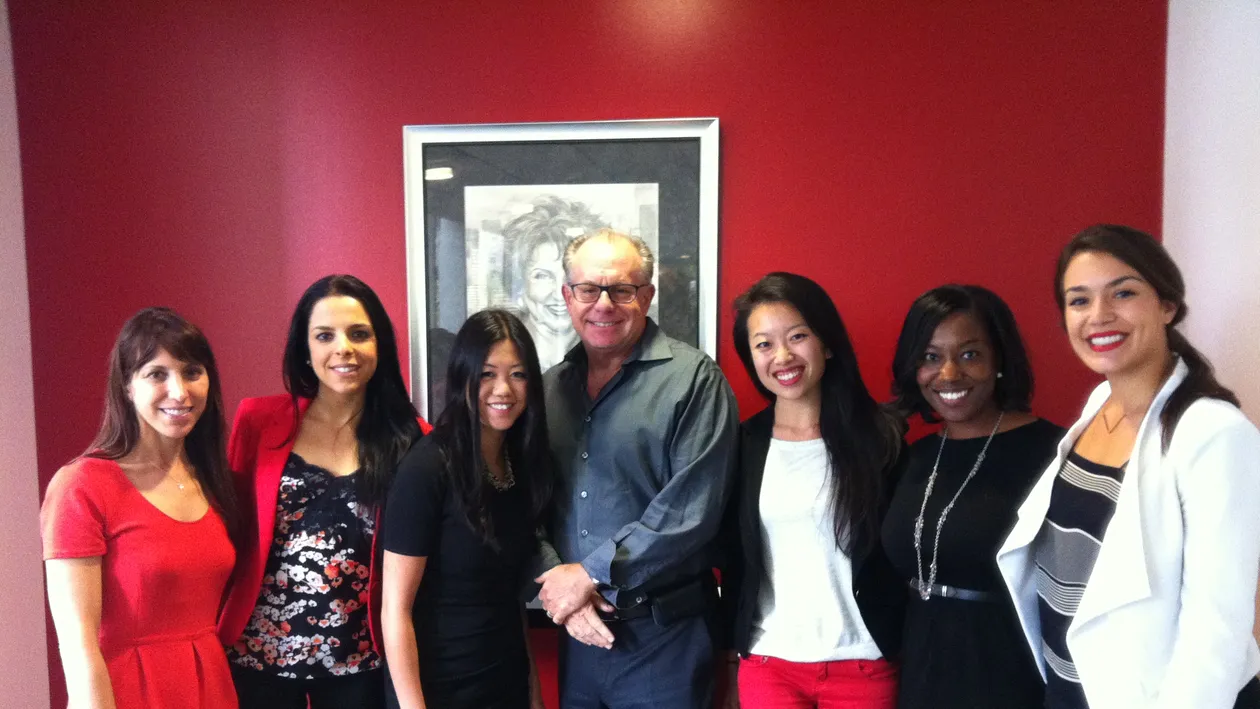 Povestea romanului de un milliard de dolari care lucreaza in Raiul femeilor! Este un Cassanova, in America!