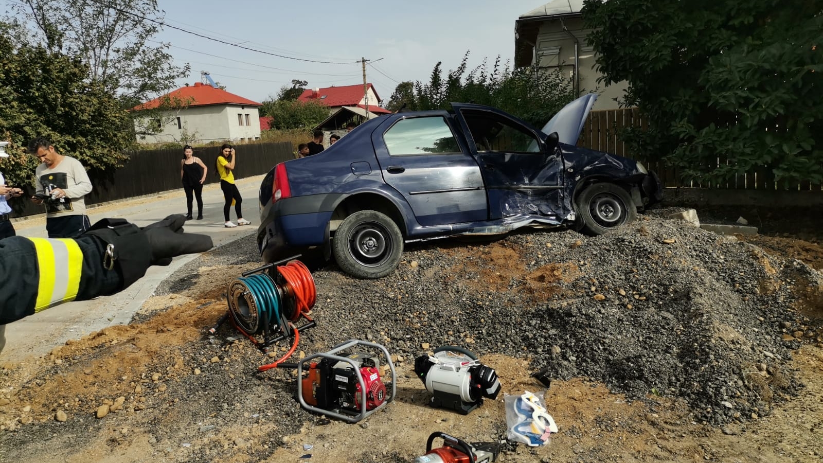 Trei accidente grave într-o singură oră, în Dâmbovița. Un copil de trei ani a ajuns la spital