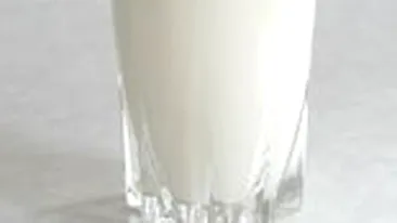 15 elevi din Baia Mare, intoxicati dupa ce au baut lapte la scoala