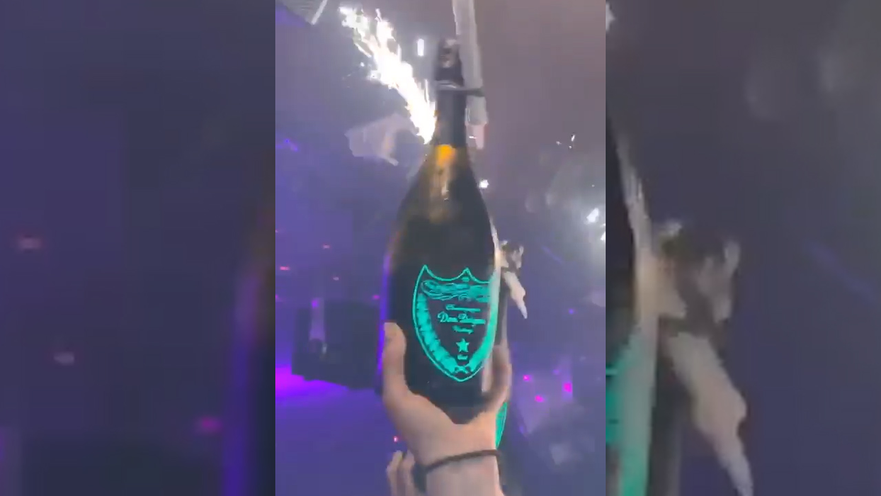 ”Prințișorul SuperBingo” a spart 10.000 € pe șampanii într-un club exclusivist din Londra