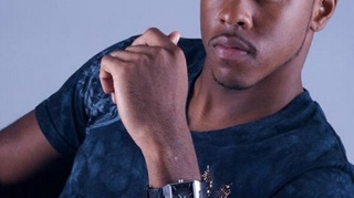 Trei limuzine negre il vor astepta, maine, la aeroport, pe celebrul Jeremih