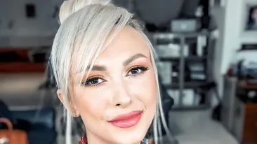 Cum s-a fotografiat Andreea Bălan cu fetele și mama ei de Ziua Națională a României