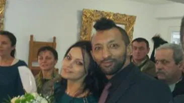 A luat-o de soţie după cinci luni de relaţie! Vezi imagini exclusive de la cununia civilă a lui Kamara