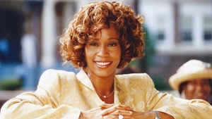 Dezvăluiri cutremurătoare: Whitney Houston și „sarcina” care n-a existat niciodată! Ce încercări disperate a făcut pentru a-și salva căsnicia