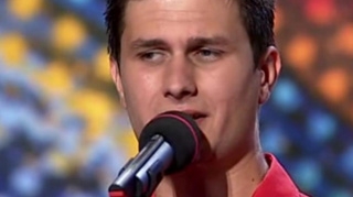 Avem deja revelatia de la "Romanii au talent"?! Dupa ce l-a ascultat pe el, Andra a izbucnit de bucurie - Vezi cum a cantat o melodie de-a lui Robbie Williams