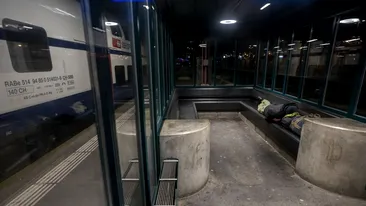 Deși câștigă 4.000 de franci elvețieni pe lună, un muncitor român la Zurich doarme pe stradă. Care e motivul