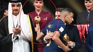 Cine este Adriana Paul? Românca s-a aflat pe scenă la ceremonia de premiere din Qatar. Trofeul primit de Lionel Messi a ajuns în mâinile ei