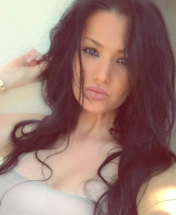 Simona Sensual este hărțuită de un individ de mai bine de cinci ani