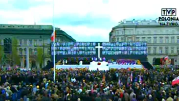 VIDEO Au inceput ceremoniile pentru victimele catastrofei aviatice de la Smolensk