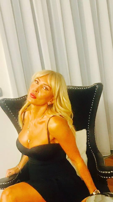 Maya, foarte sexy