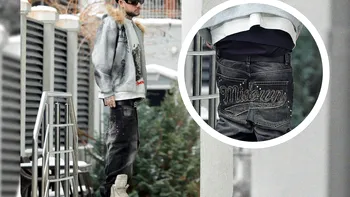 Rava, apariție greu de privit: pantalonii i-au jucat feste. Moda îl pune în dificultate