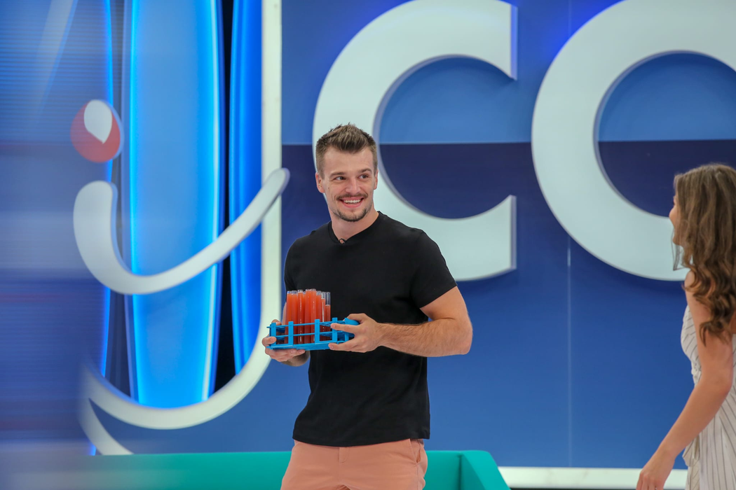Cine este doctorul Alex Meroiu de la MediCool! “Creatorul de zâmbete”, implicat cu adevărat în educația medicală