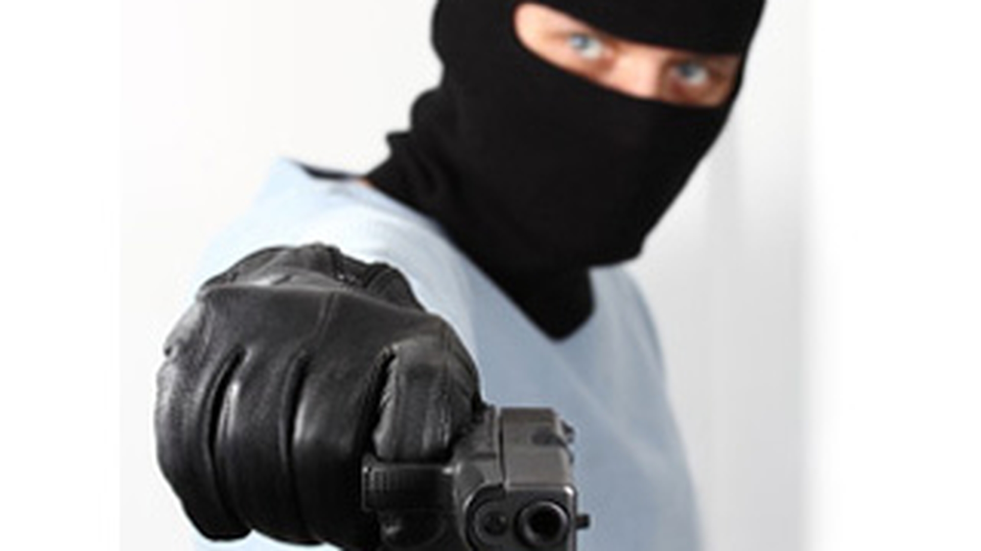 Patru politisti rusi au rapit un barbat!