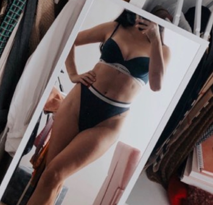 Fabulos! Cum arată abdomenul bloggeriței Ioana Grama la doar 12 zile după ce a născut