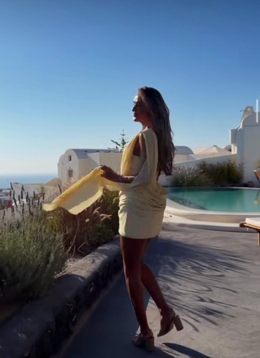 Diana Munteanu a dat România pe Santorini. Imagini spectaculoase din escapada în Grecia