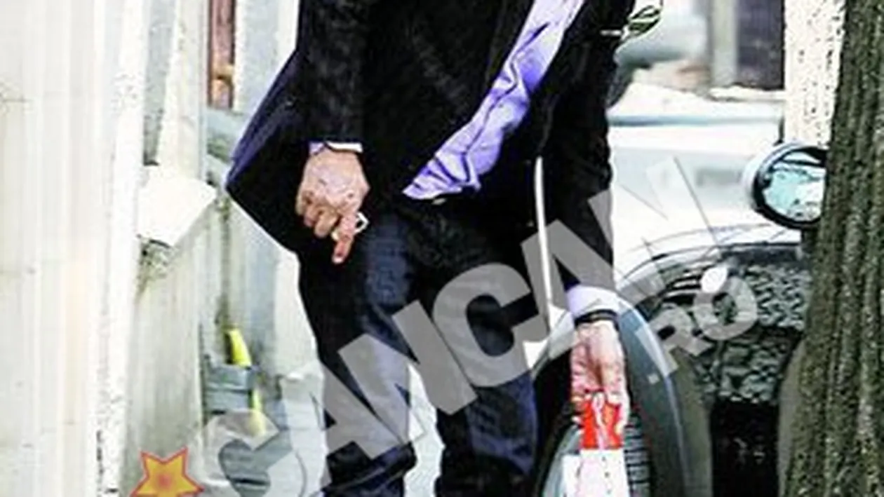 Vizita de lucru la vila din Dorobanti! Nasty a facut pe parcagiul pentru iubita sa