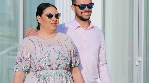 Ce cadou i-a luat Oana Roman fetiței Gabrielei Cristea! Prezentatoarea tv a fost uimită de gest