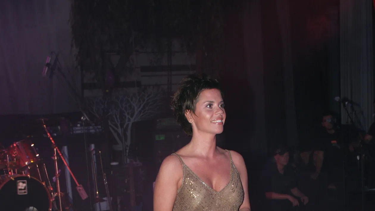 Luminita Anghel se indreapta cu pasi marunti catre silueta de altadata! Vezi unde se da ultima batalie cu kilogramele!