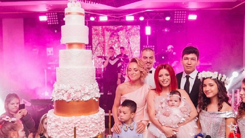 VIDEO / Imagini nemaivăzute cu fiica Elenei Gheorghe, după ce s-a născut. Ce au observat toţi în filmarea de la prima şedinţă foto profesionistă