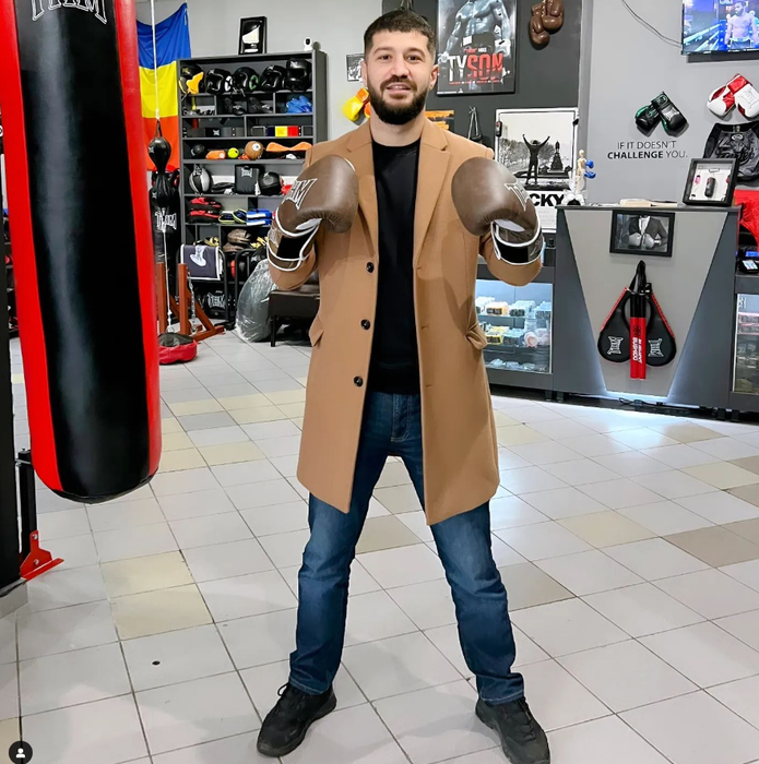Justițiarul a pierdut în fața lui Kamara. (SURSA FOTO: INSTAGRAM.COM)