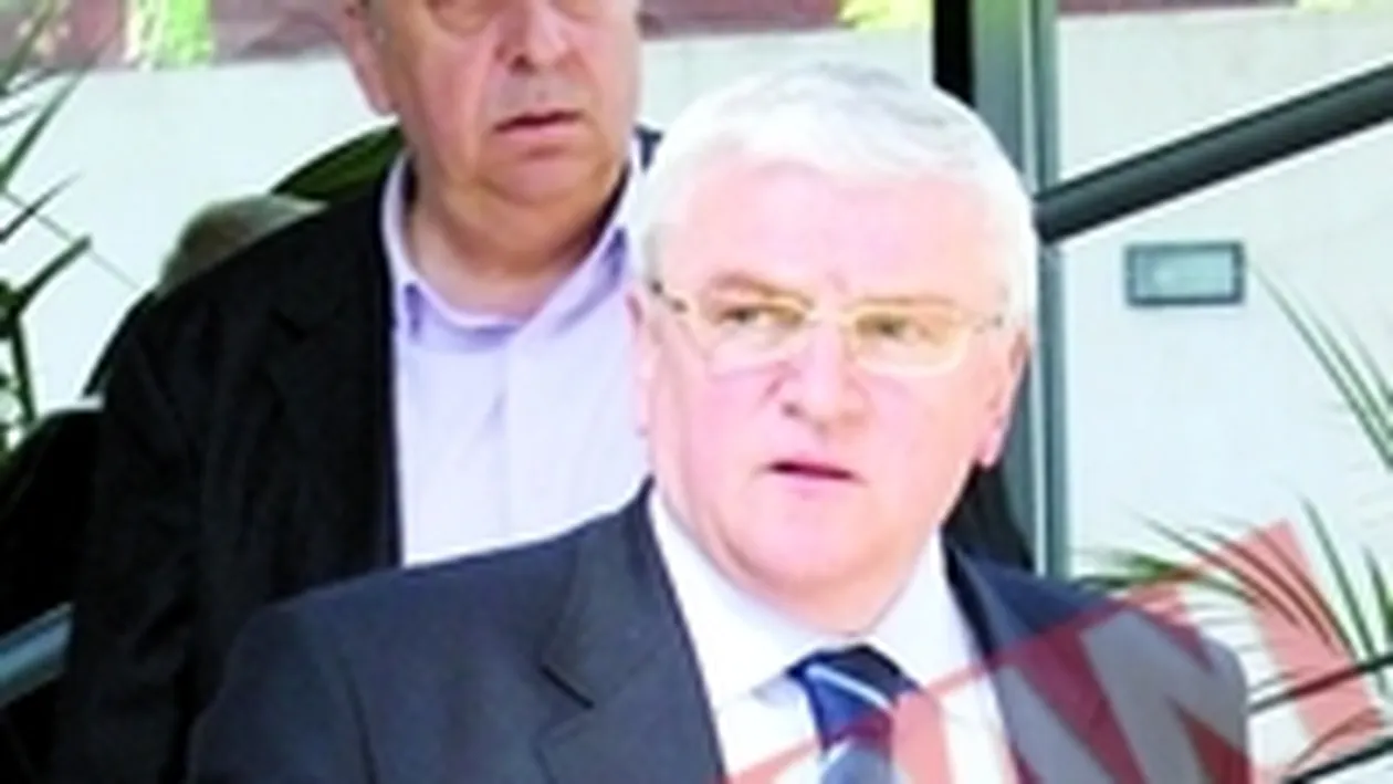 Exclusiv: Nasu' face curatenie pe blat