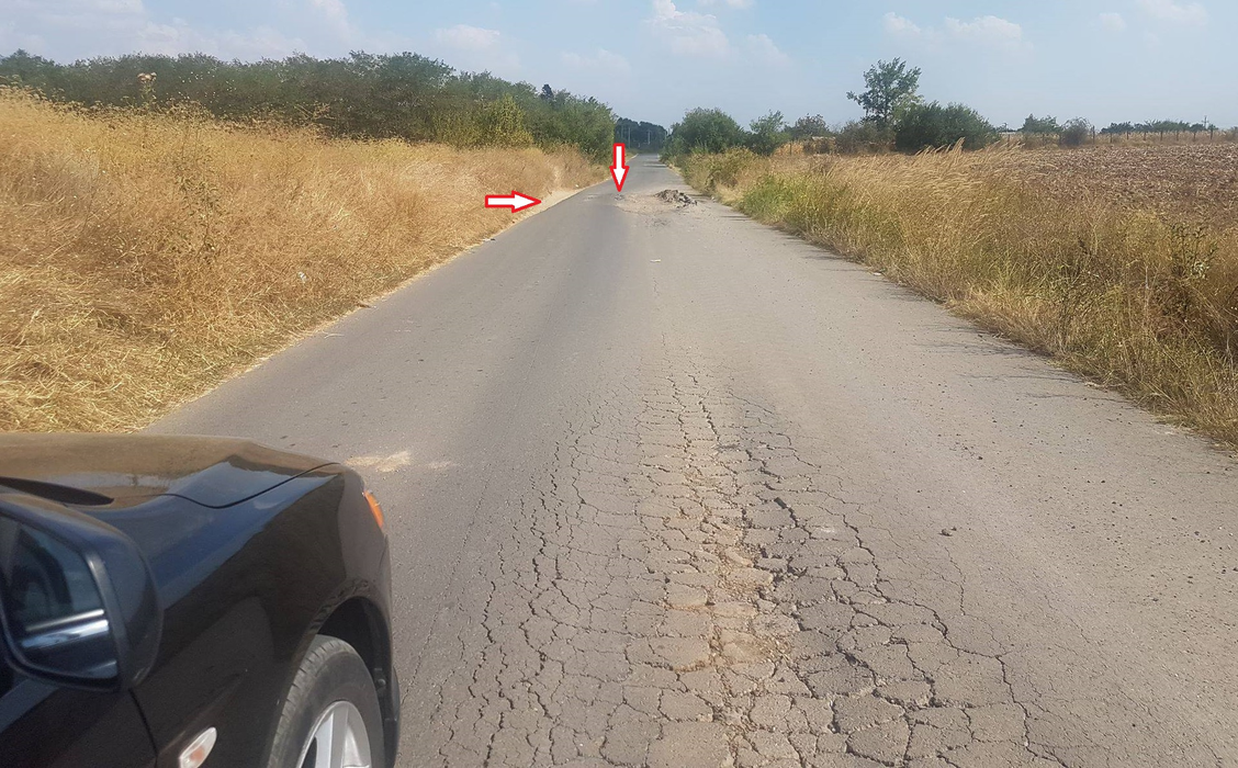 Atenție, șoferi! Există 2 cratere pe un drum circulat din județul Giurgiu, iar pericolul de accident este uriaș